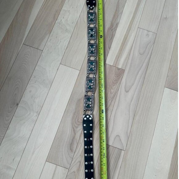 Vntage belt with skull-and-crossbones metal plaques - Picture 7 of 8